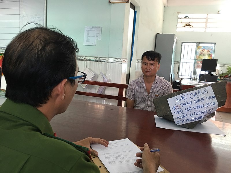 Tấn công cảnh sát cơ động ảnh 2 Tan cong canh sat co dong anh 2