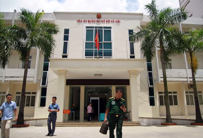 Xét xử Út trọc Đinh Ngọc Hệ ảnh 3 Xet xu Ut troc Dinh Ngoc He anh 3