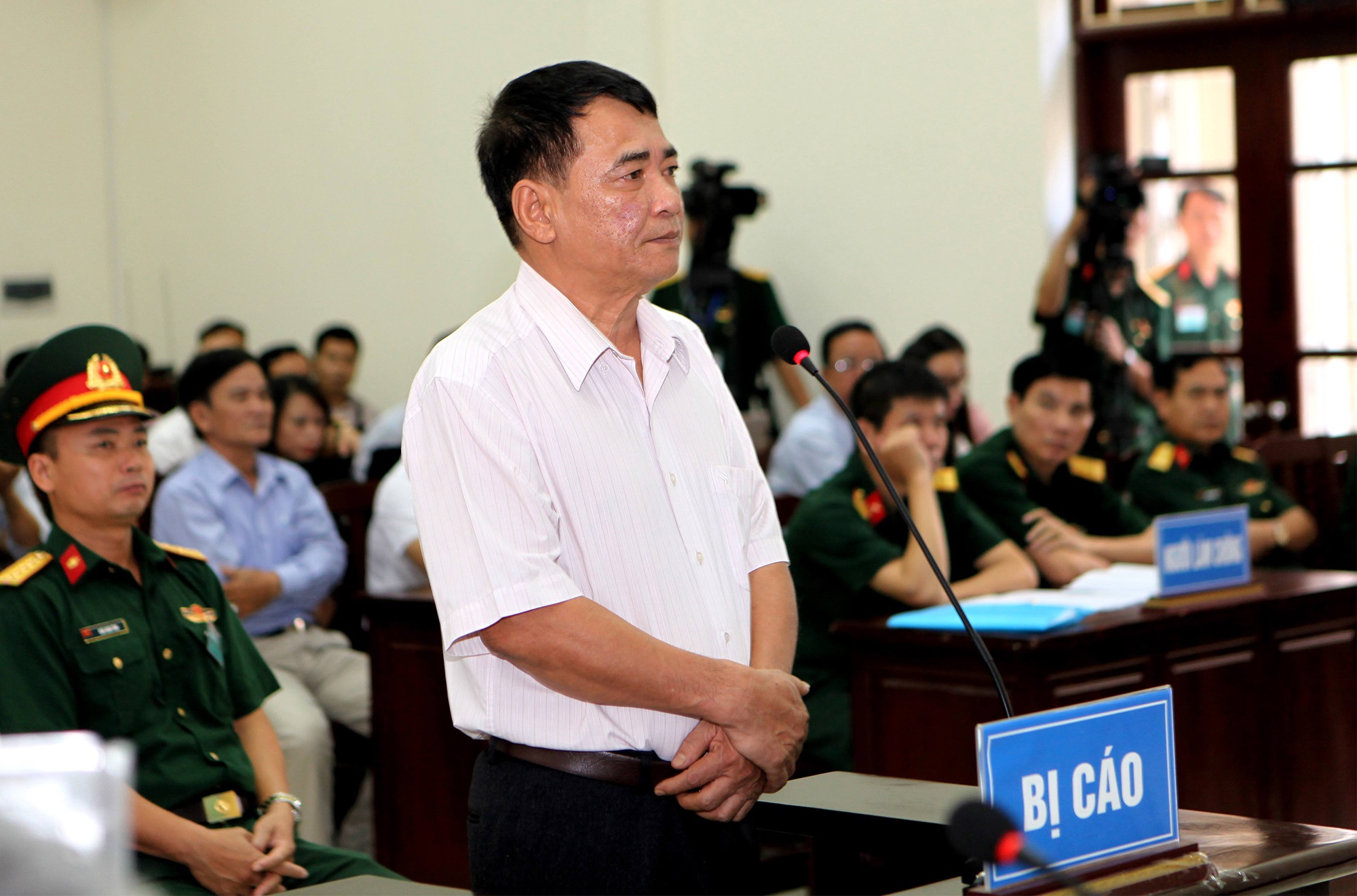 Xet xu Ut troc Dinh Ngoc He anh 11