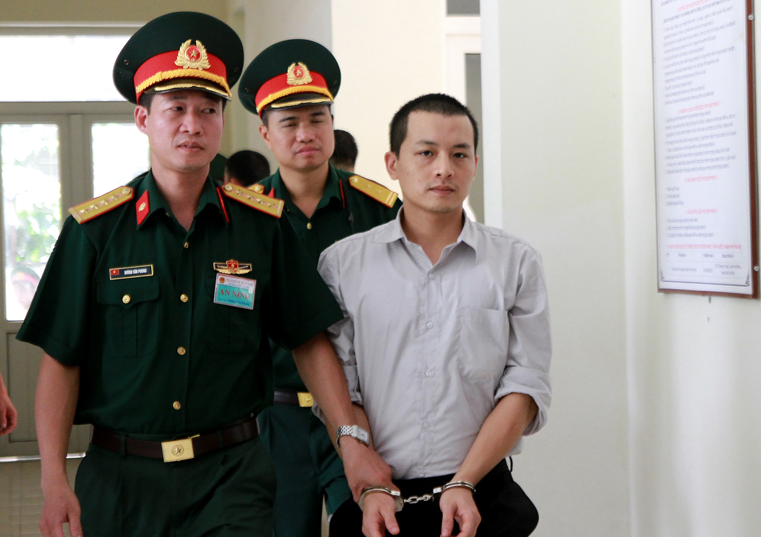 Xet xu Ut troc Dinh Ngoc He anh 4