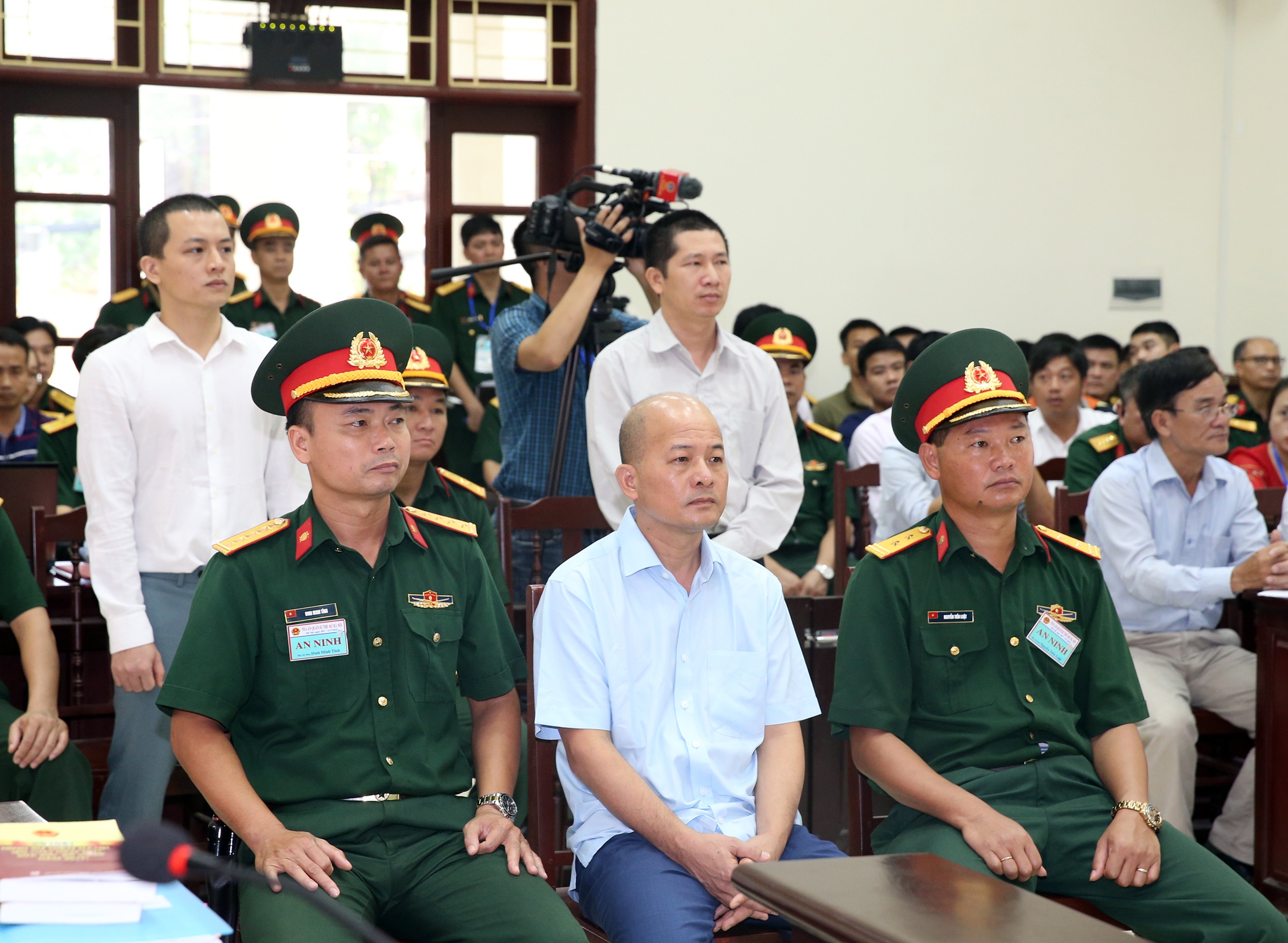 Xet xu Ut troc Dinh Ngoc He anh 7