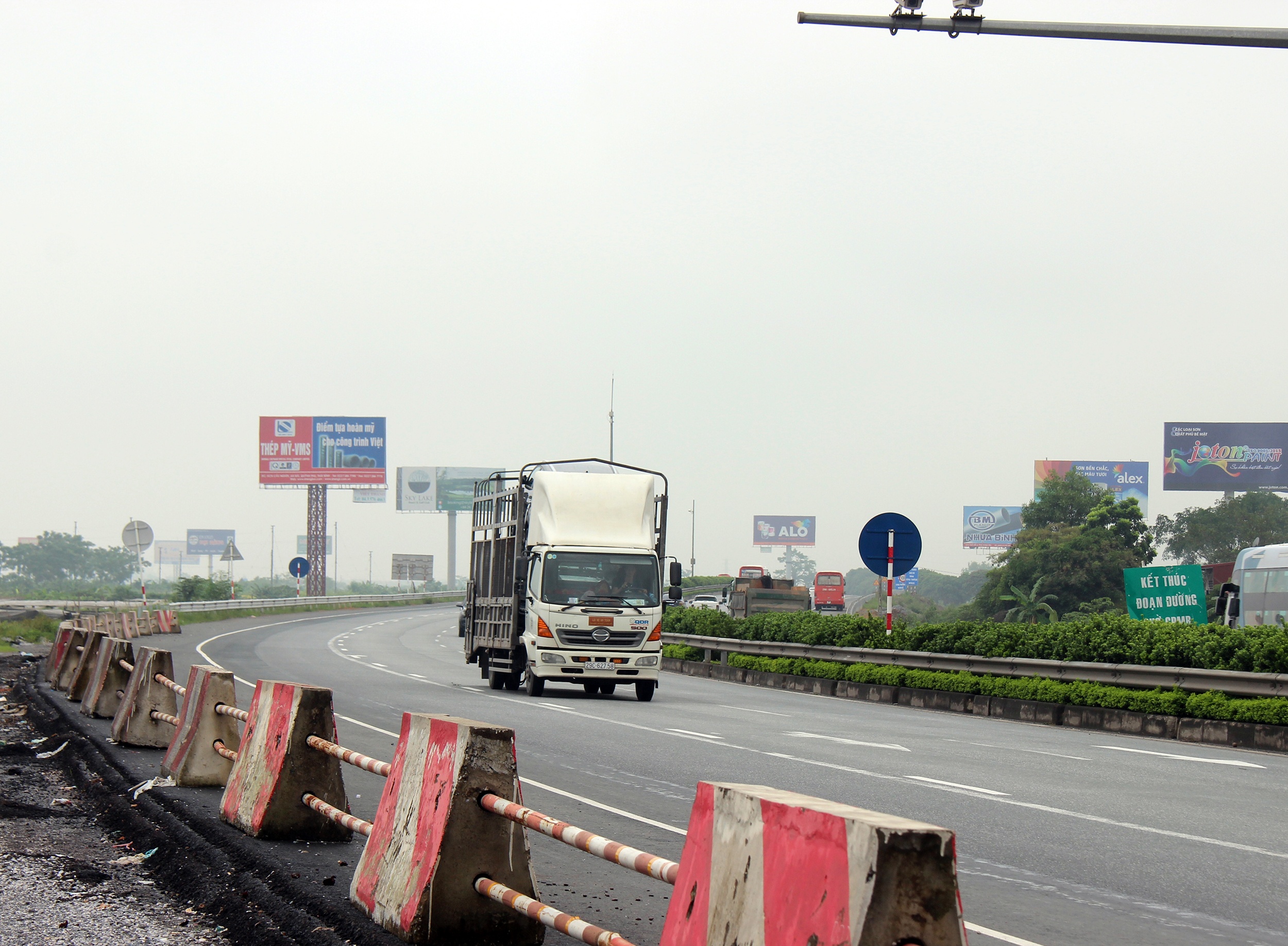 Xe khach tong xe cuu hoa anh 3