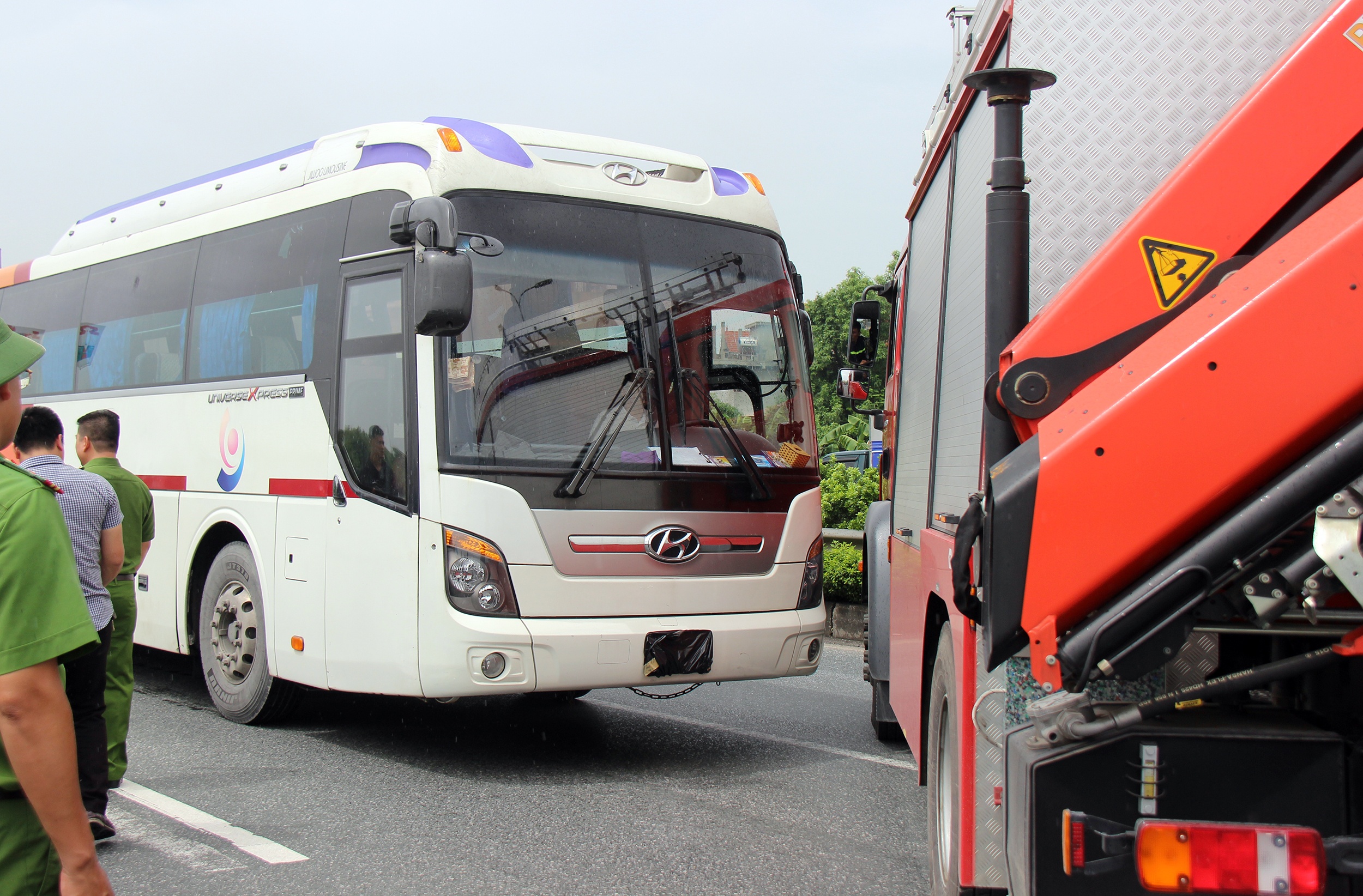 Xe khach tong xe cuu hoa anh 7