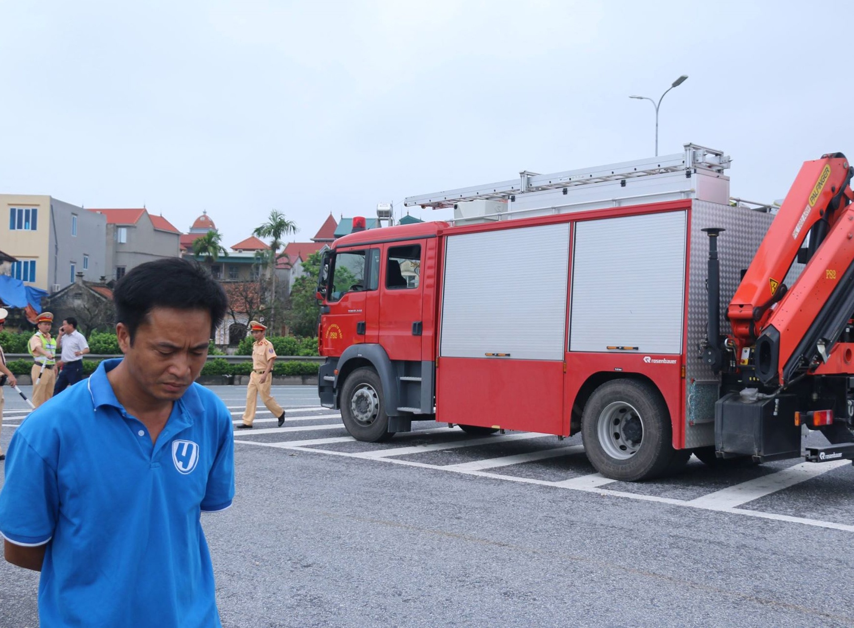 Xe khach tong xe cuu hoa anh 8