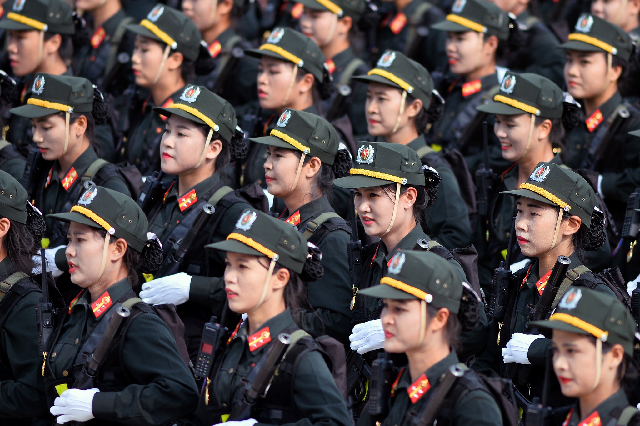 Bo Cong an tinh gian bo may anh 3