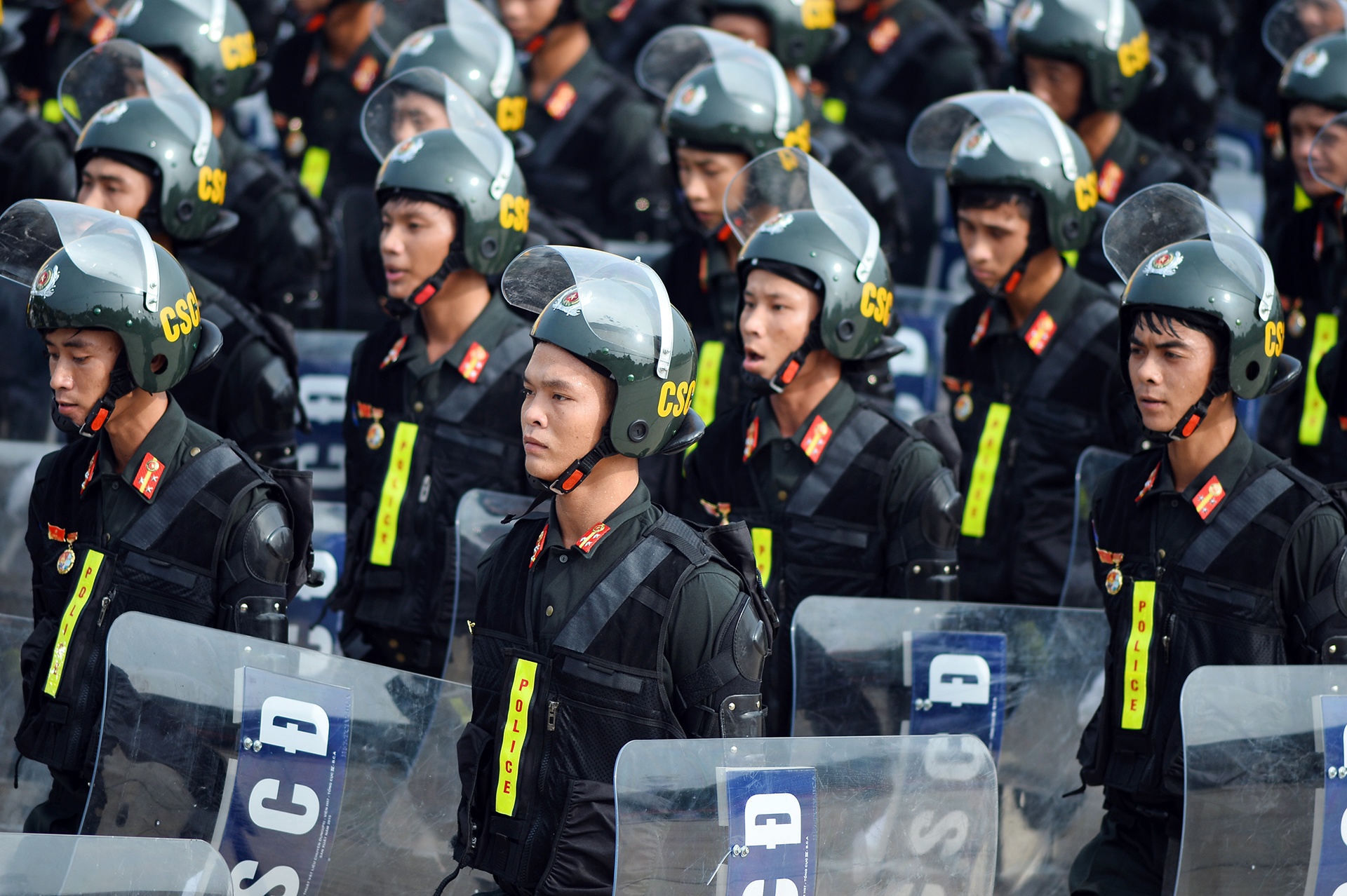 Bo Cong an tinh gian bo may anh 1