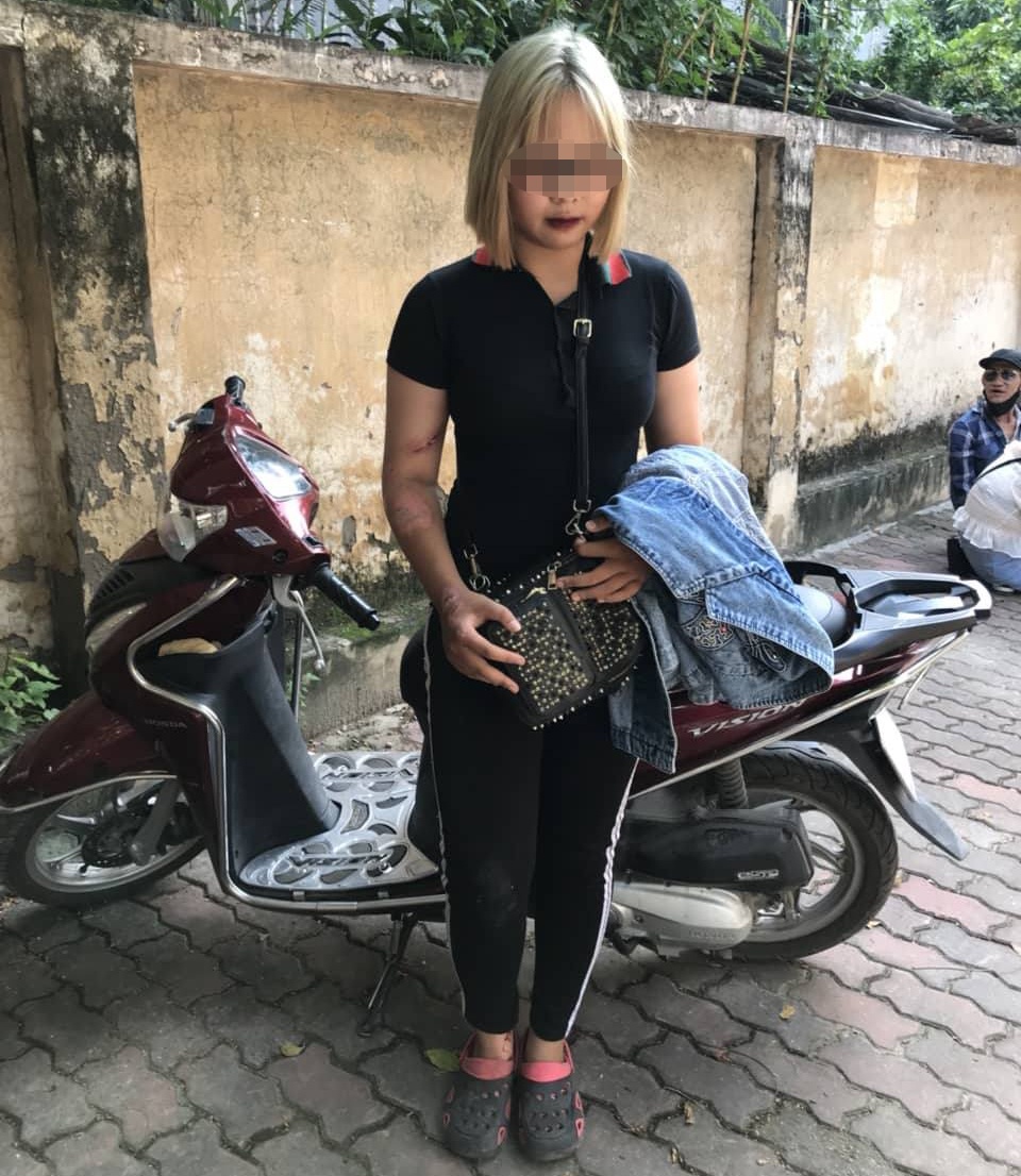 Cô gái tông CSCĐ ảnh 1 Co gai tong CSCD anh 1