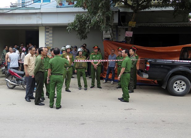 Nghi pham no sung ban chet 2 vo chong la nguoi nghien ma tuy hinh anh