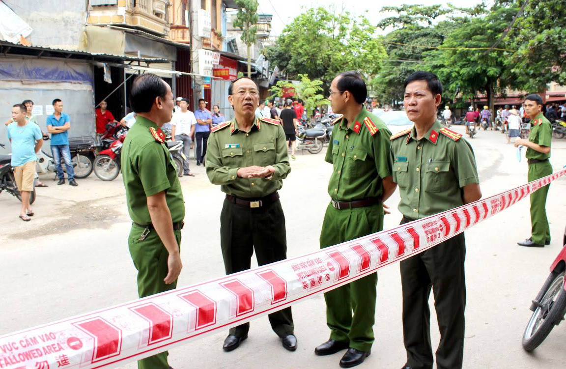Cong an giai ma 4 tinh tiet vu no sung sat hai 2 vo chong o Dien Bien hinh anh