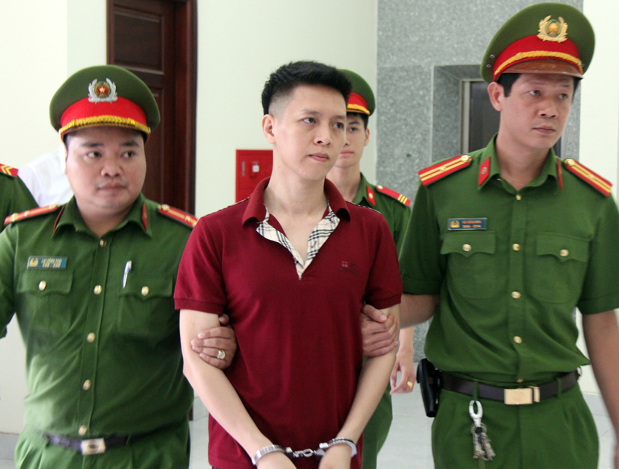 Bo de hanh ha con ruot o Ha Noi anh 1