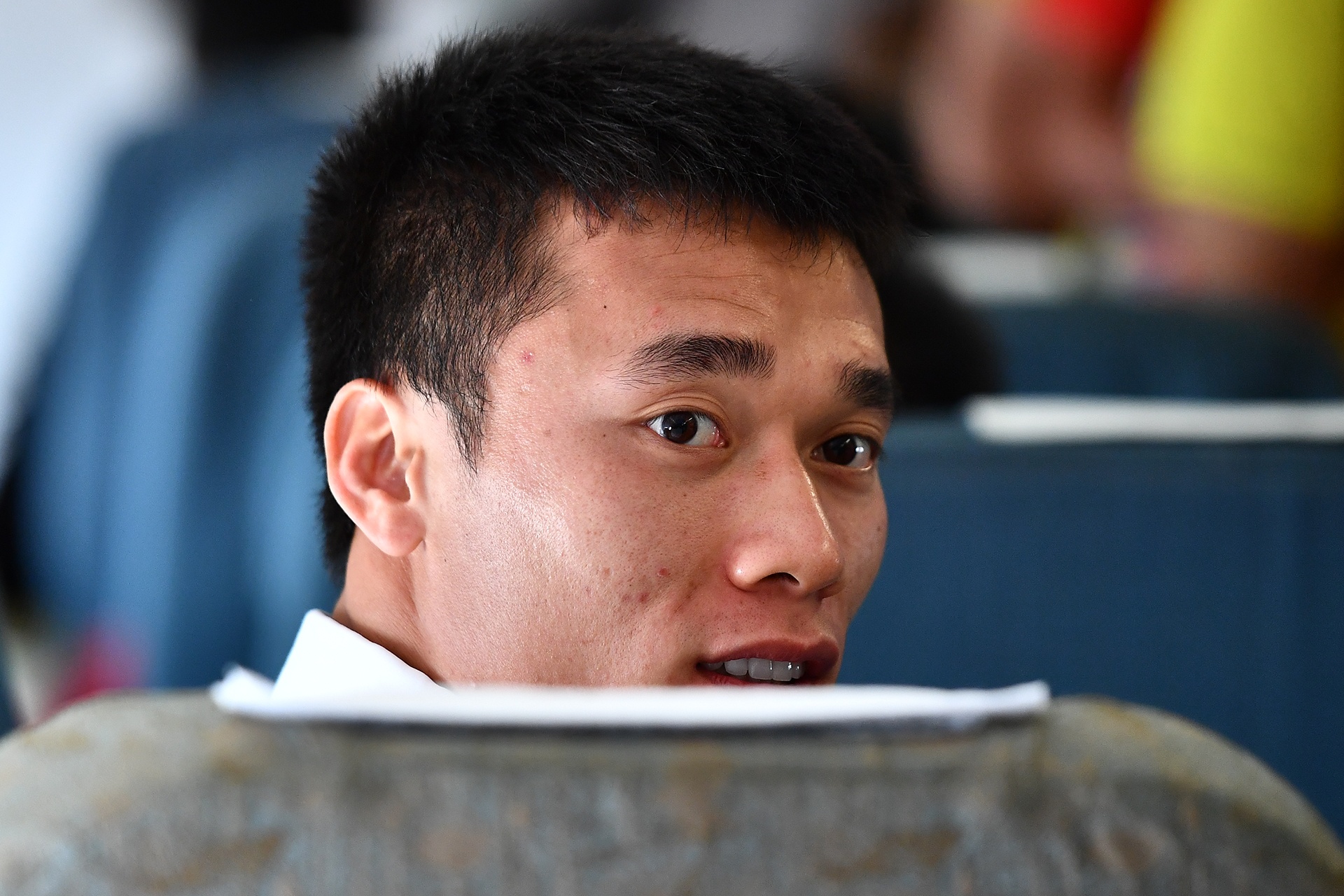 Ben trong chuyen bay cho cau thu Olympic Viet Nam roi ASIAD hinh anh