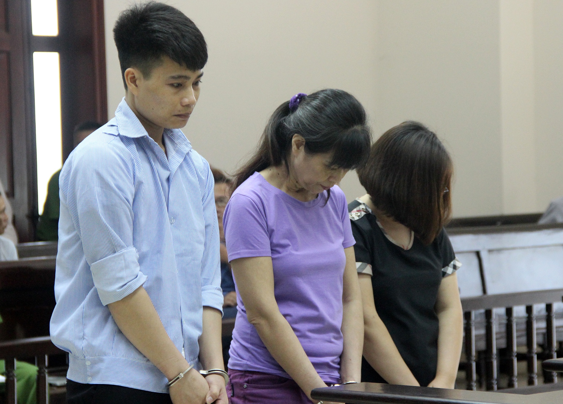 Chu quan karaoke de xay ra chay lam 13 nguoi chet khong duoc giam an hinh anh