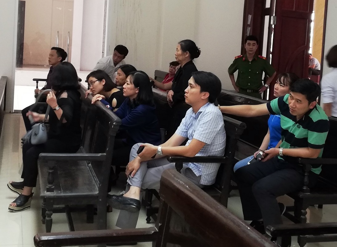 Xét xử vụ cháy quán karaoke 13 người chết ảnh 3 Xet xu vu chay quan karaoke 13 nguoi chet anh 3