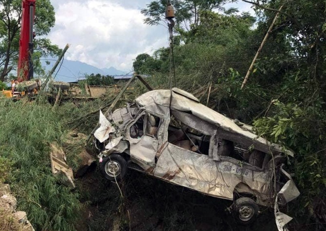 Tai nan 13 nguoi chet o Lai Chau: Ai boi thuong? hinh anh