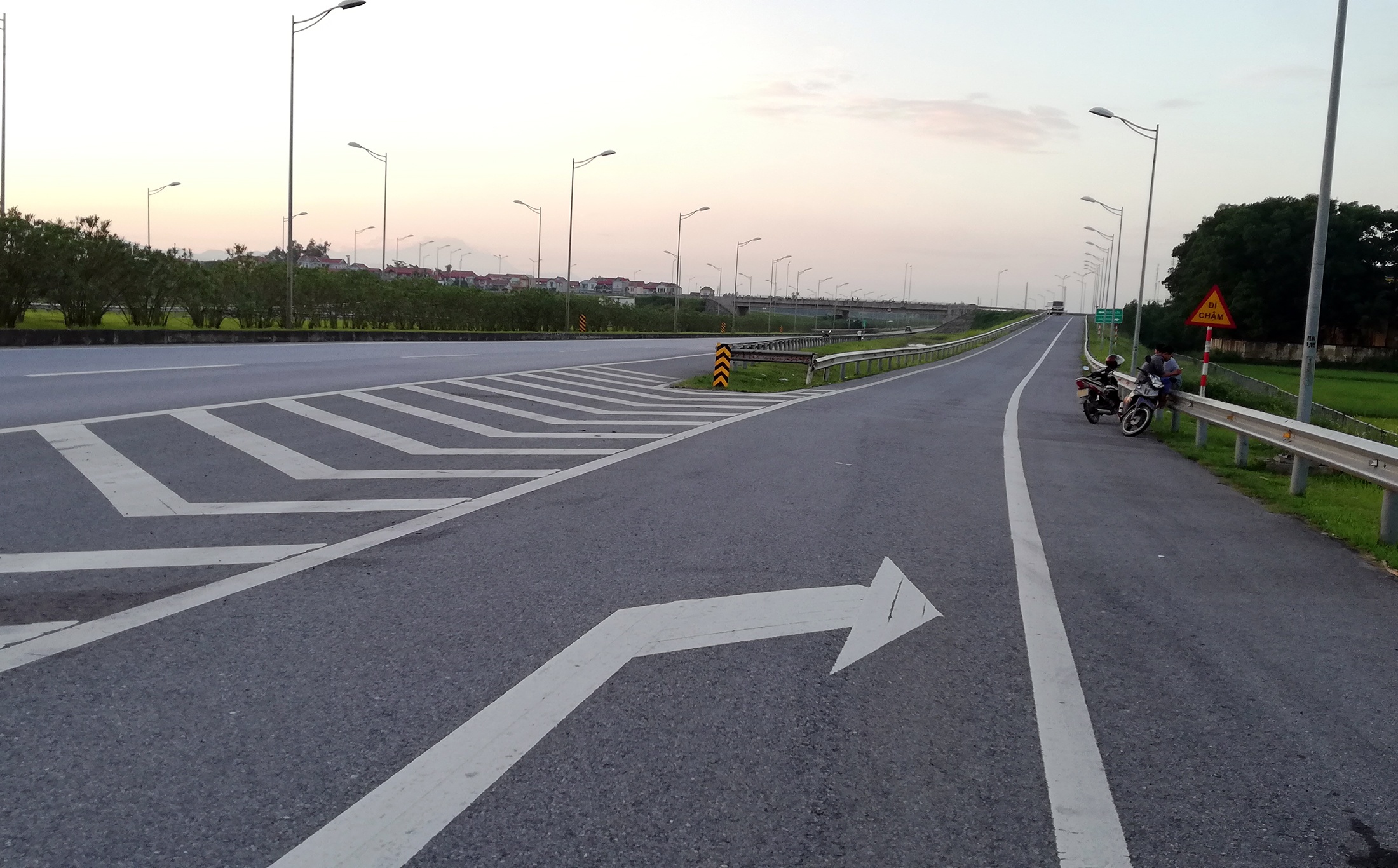 Tai nan Lexus cao toc Ha Noi Thai Nguyen anh 10