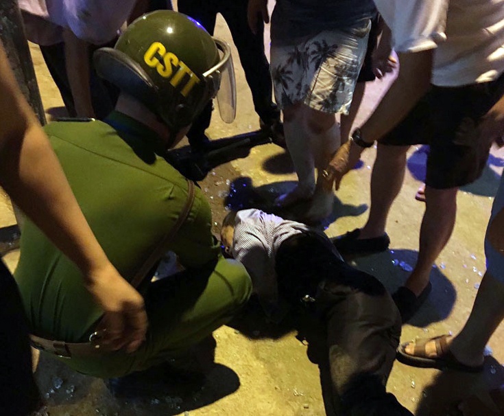 3 nghi pham di oto cuop tiem vang o Son La hinh anh