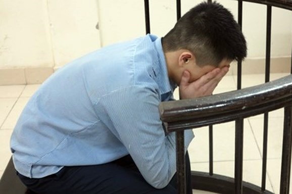 Ga trai linh 8 nam tu sau nhieu lan hiep dam be gai hinh anh