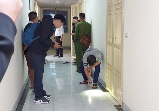 Ban trai cua co gai nem con tu tang 31 khai gi? hinh anh