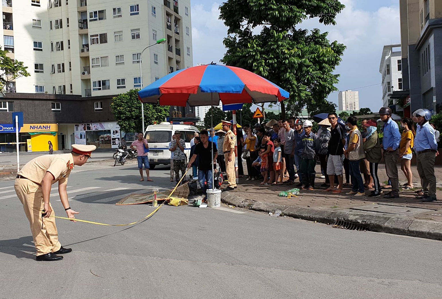 Canh sat truy tim xe tai can chet phu nu trung nien hinh anh