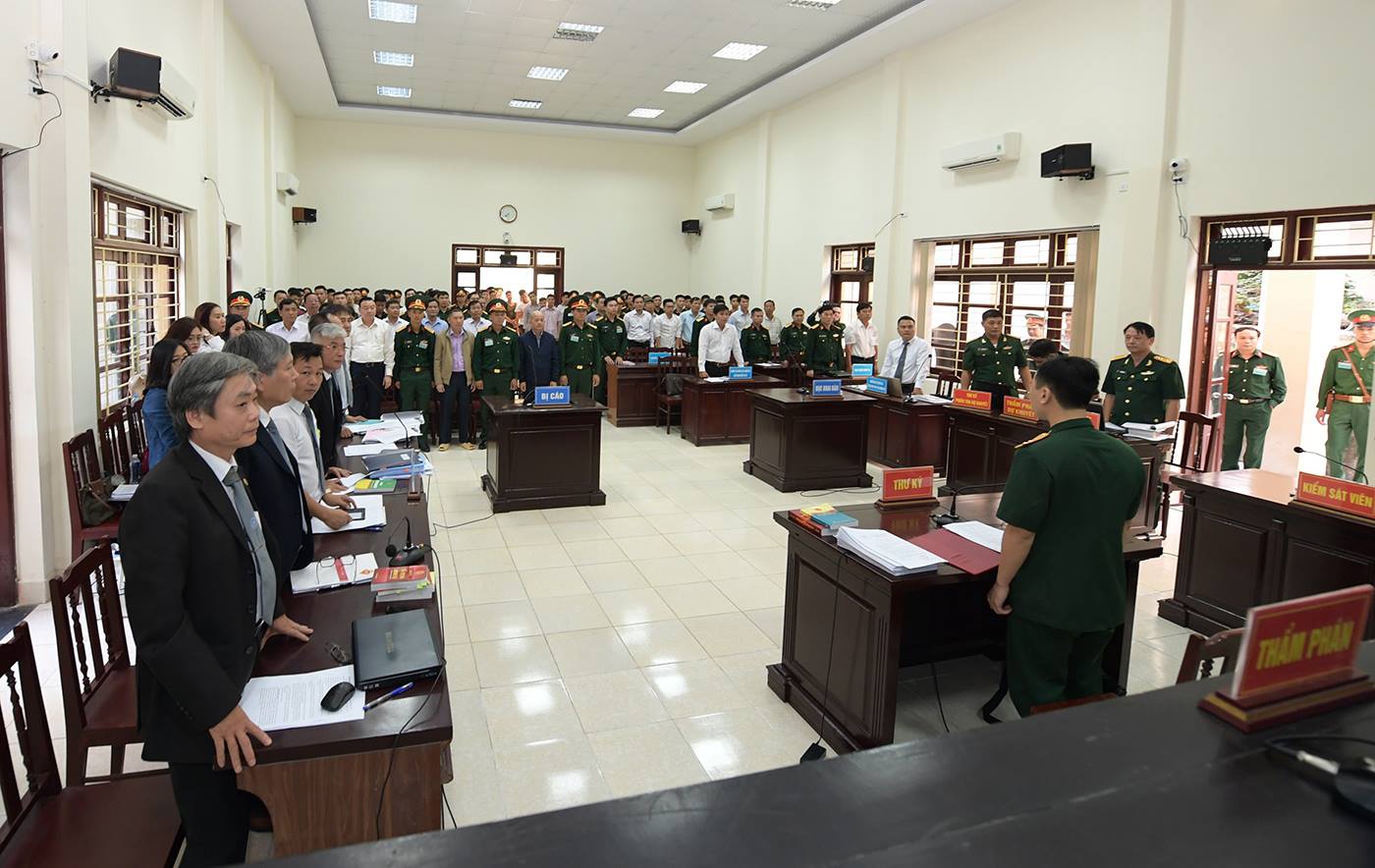 Xet xu Ut troc Dinh Ngoc He anh 1