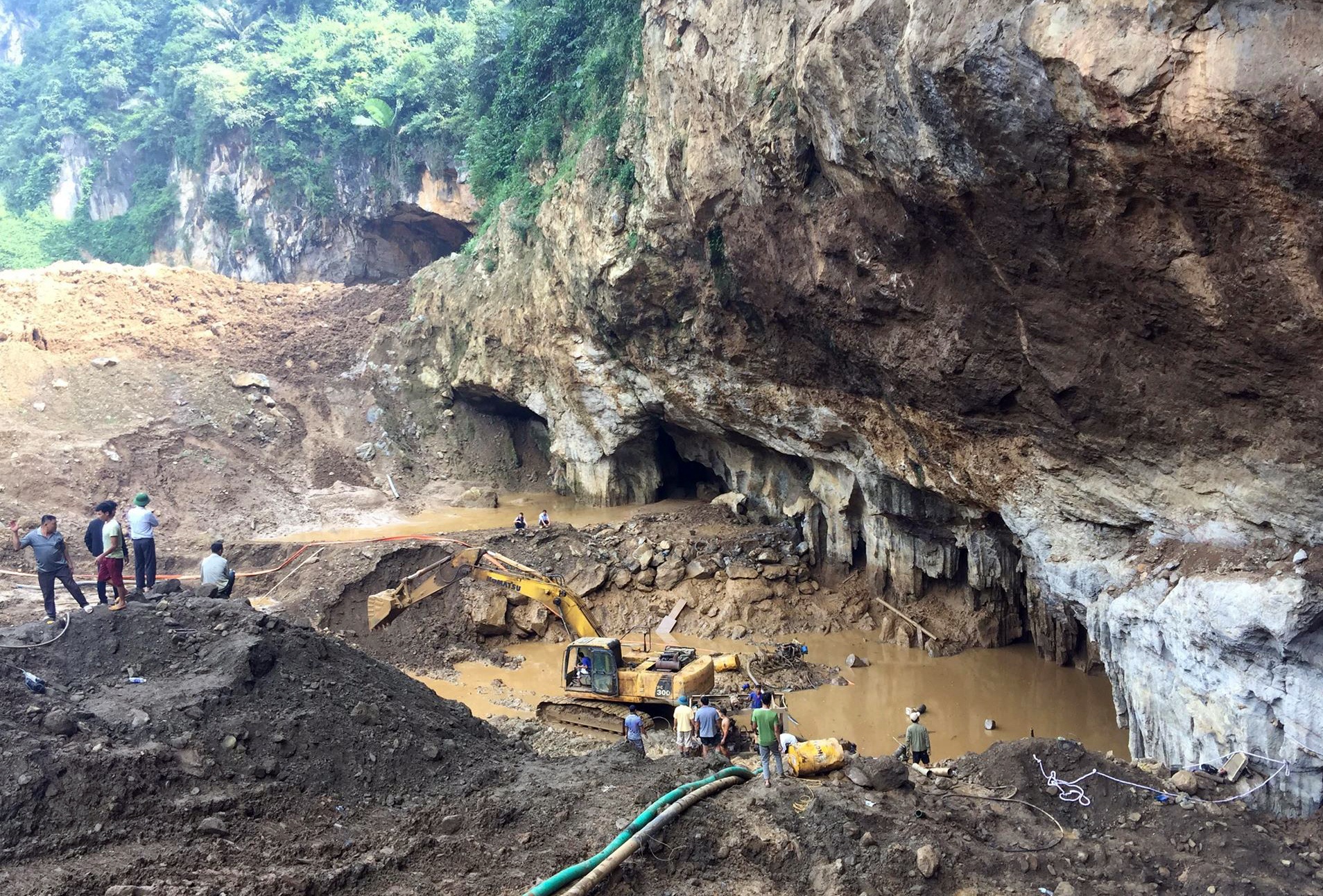 Hai phu vang tu vong o Hoa Binh anh 1