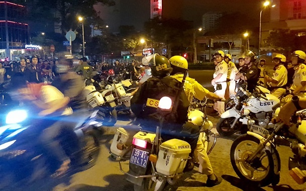 Cong an soat ve, bao ve dac biet tran chung ket AFF Cup hinh anh