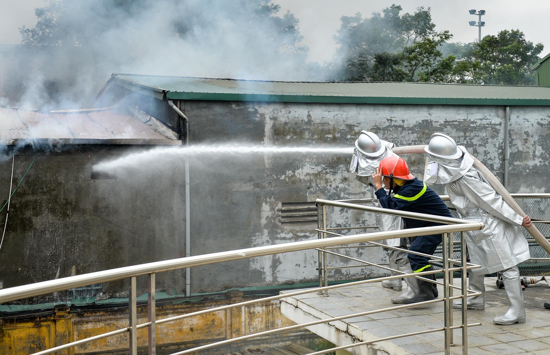 Chay gara oto o My Dinh anh 9