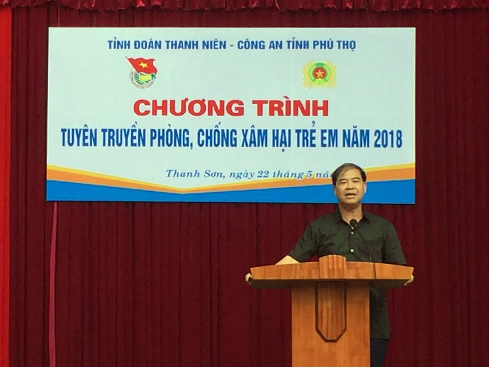 Hiệu trường xâm hại học sinh ảnh 2 Hieu truong xam hai hoc sinh anh 2