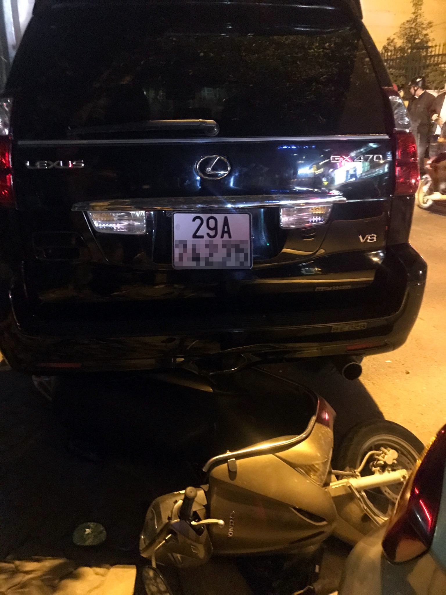 Lexus tông liên hoàn ảnh 2 Lexus tong lien hoan anh 2