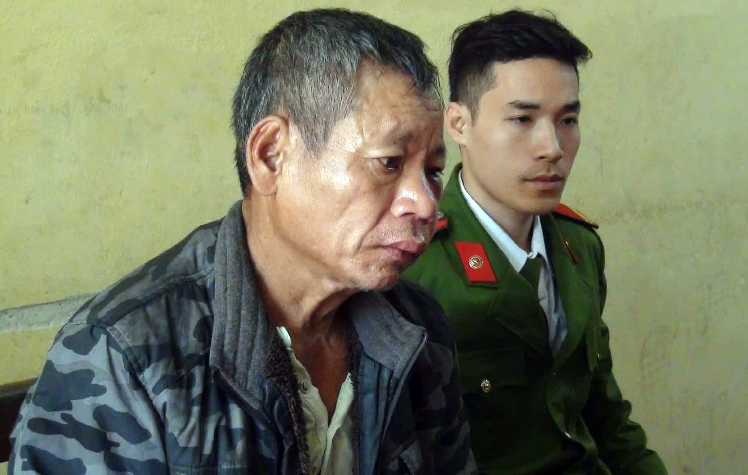 Nam cong nhan dam chet nguoi vi bi moi hut thuoc luc nua dem hinh anh