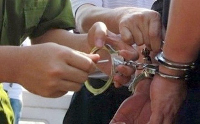 Cuu giam doc bi cao buoc tham o tien ty duoc tai ngoai hinh anh