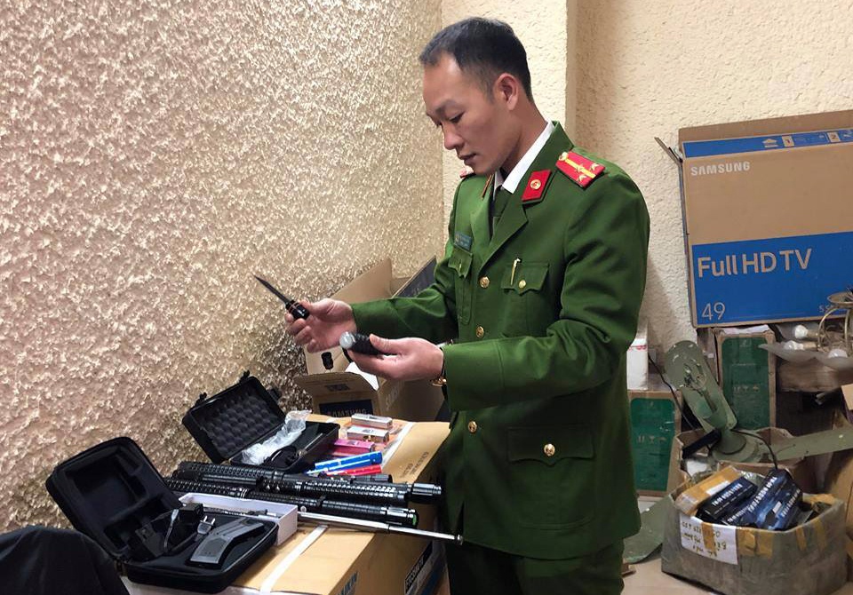 Binh xit hoi cay anh 1