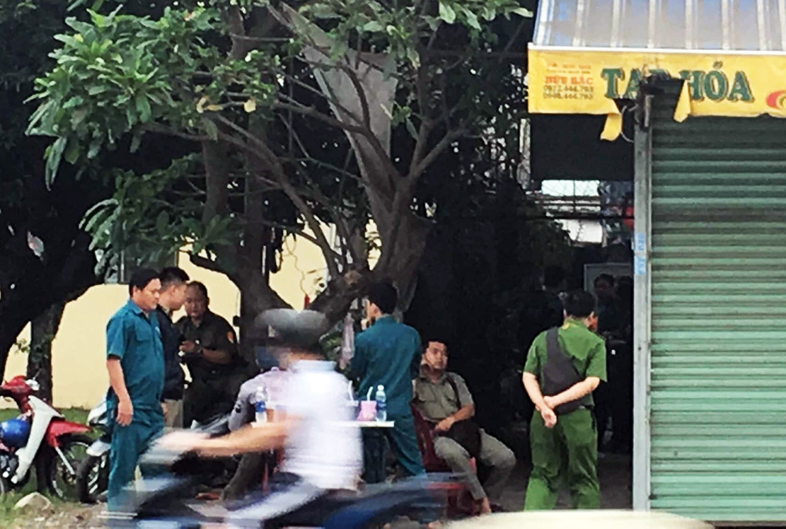 Hai vo chong tu vong anh 1