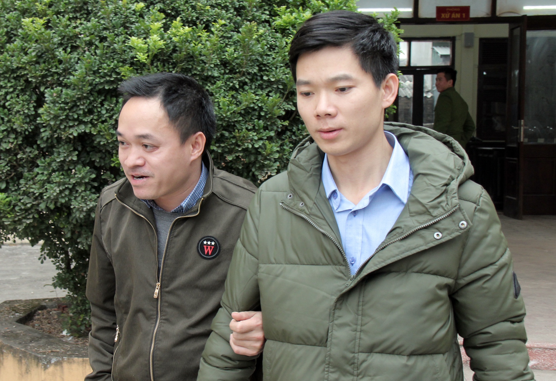 Cuu giam doc benh vien xin toa khoan hong cho Hoang Cong Luong hinh anh