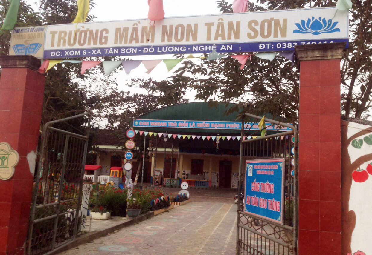 Be trai 3 tuoi tu vong tai truong mam non hinh anh