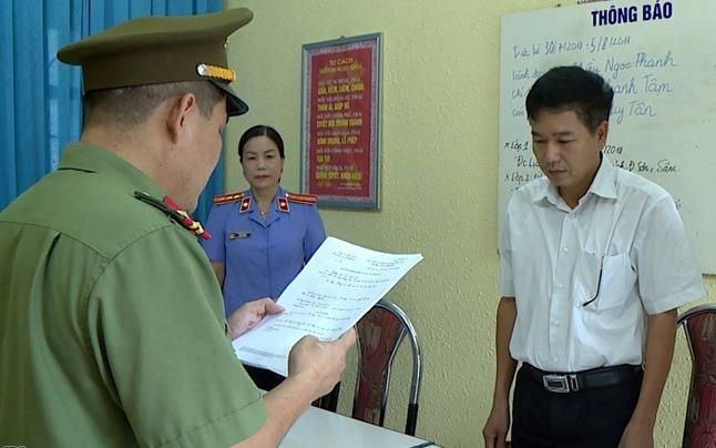 Khoi to cuu trung ta cong an lien quan vu sua diem thi o Son La hinh anh