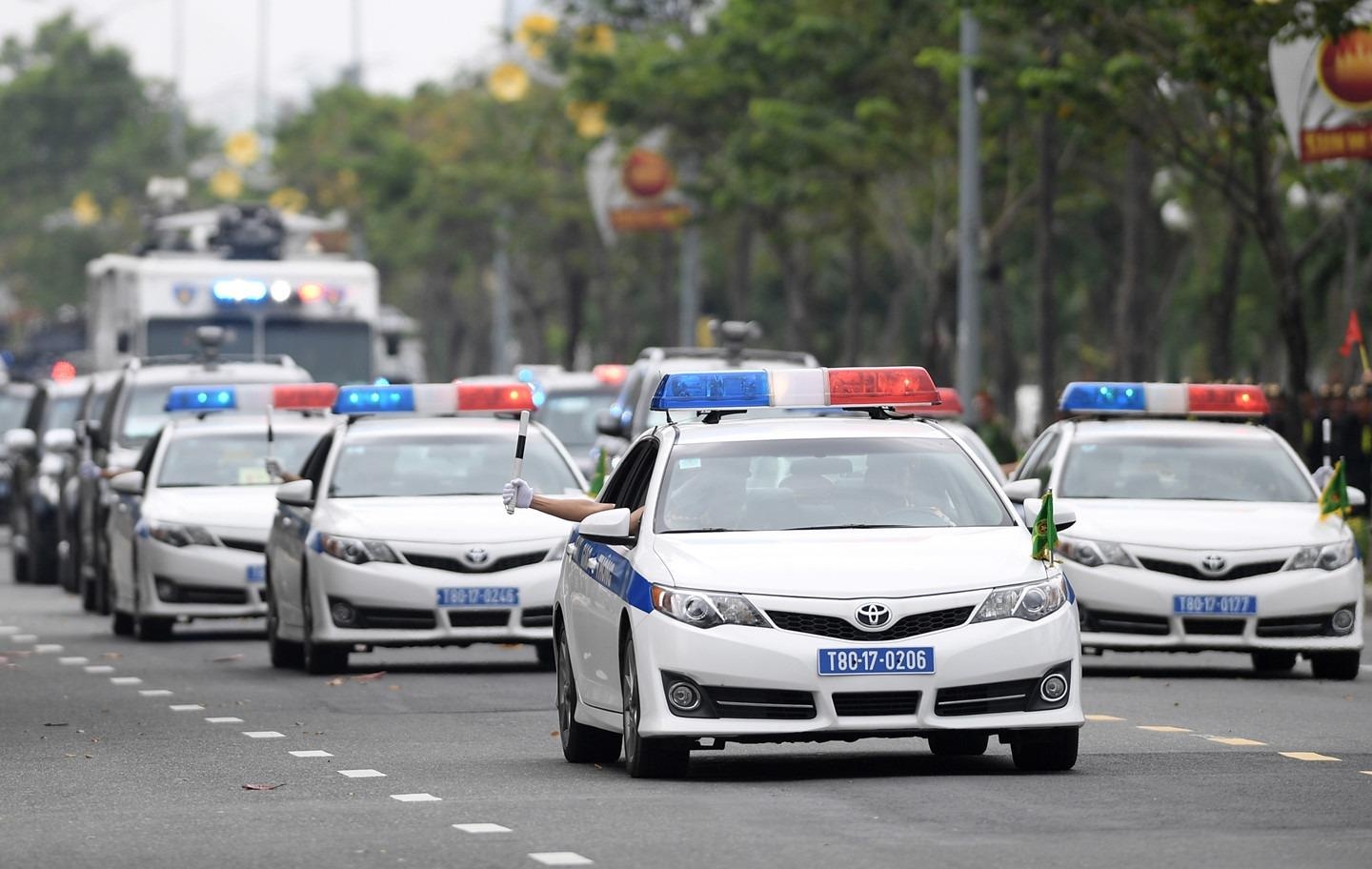 Huy dong xe dac chung, 100% quan so dan doan don nguyen thu My - Trieu hinh anh