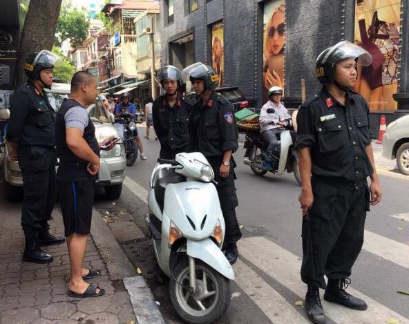 CSCD Ha Noi tiep tuc tuan tra ban ngay de xu ly vi pham giao thong hinh anh