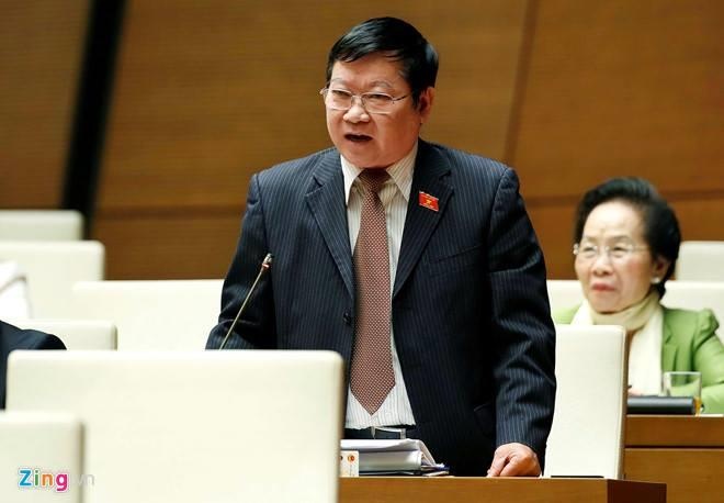 Sam so co gai trong thang may anh 1