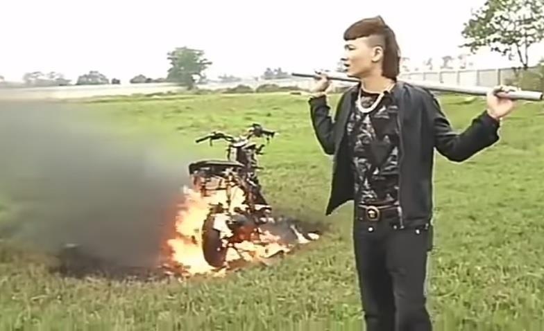 Kha Banh bi bat anh 1