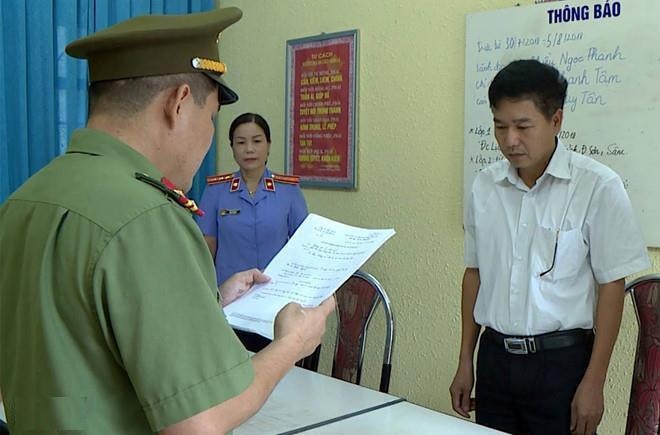 Khoi to them cuu thieu ta cong an o Son La lien quan vu sua diem thi hinh anh