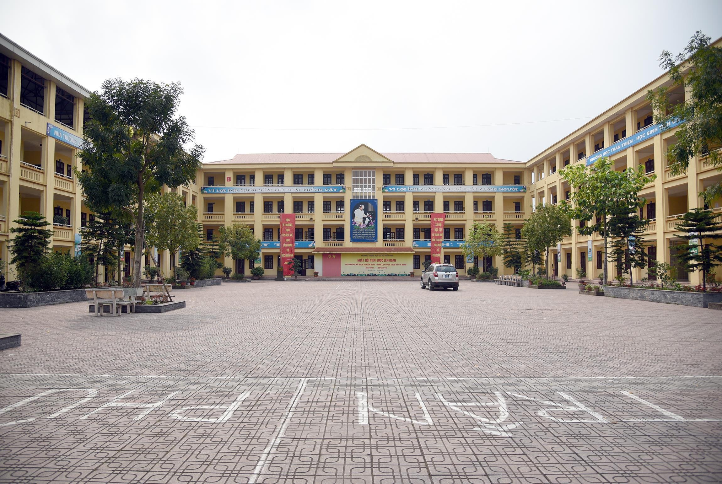 Thay giao dam o hoc sinh nam anh 2