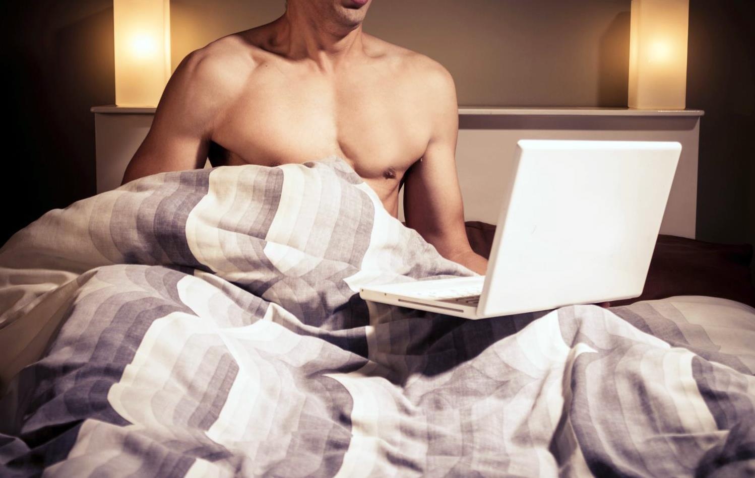 Phát tán clip nóng ảnh 2 Phat tan clip nong anh 2