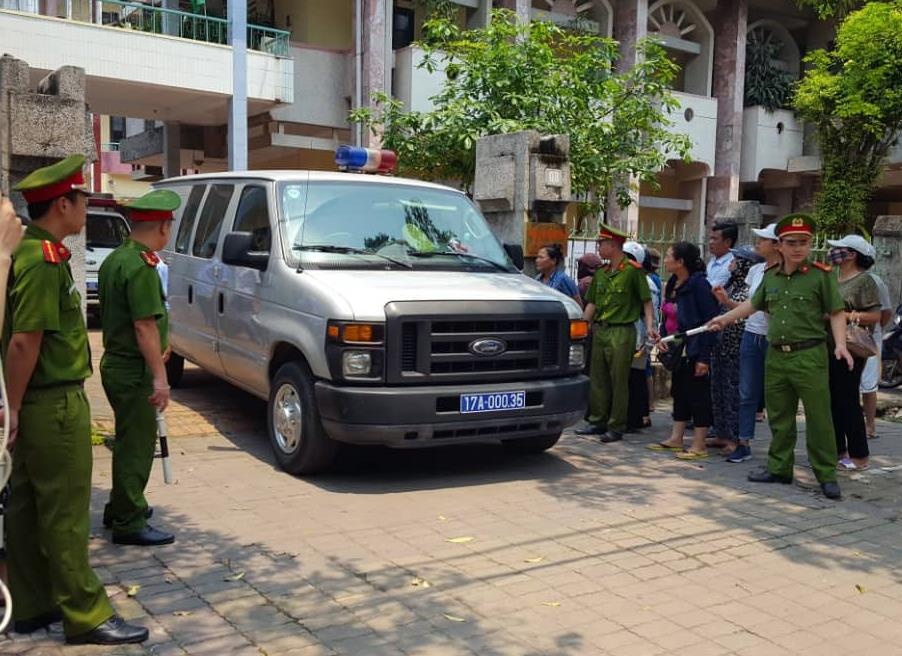 Cuu thuong ta dam o nu sinh anh 2