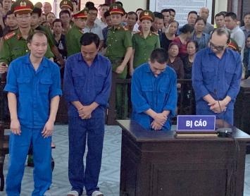 Bat ngo muc an 3 nam tu cua cuu thuong ta xam hai tinh duc tre em hinh anh