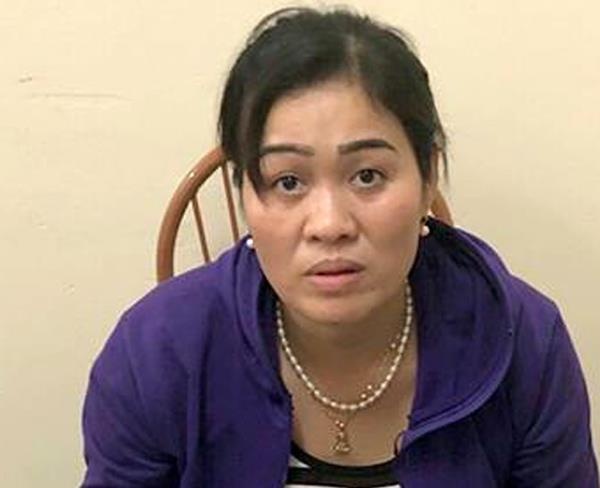 Tam giu nguoi phu nu tuoi xang dot me gia hinh anh