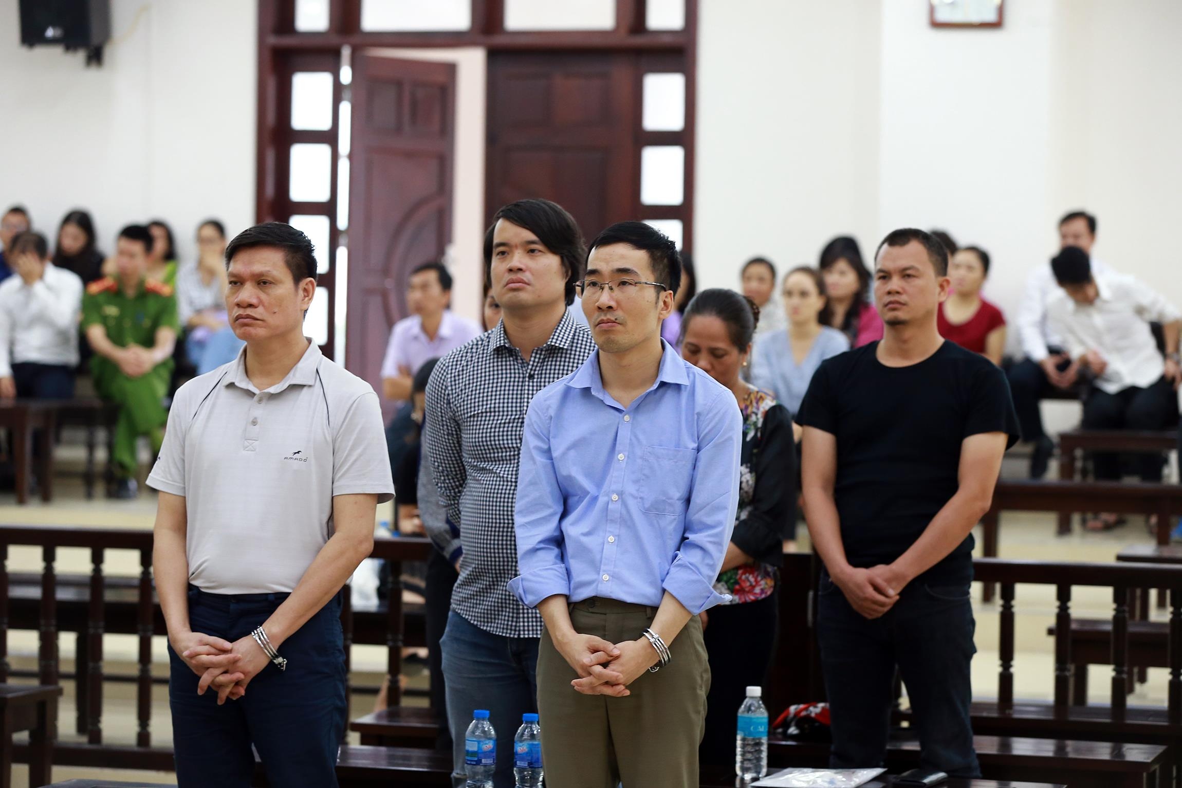 Thao tung thi truong chung khoan anh 2