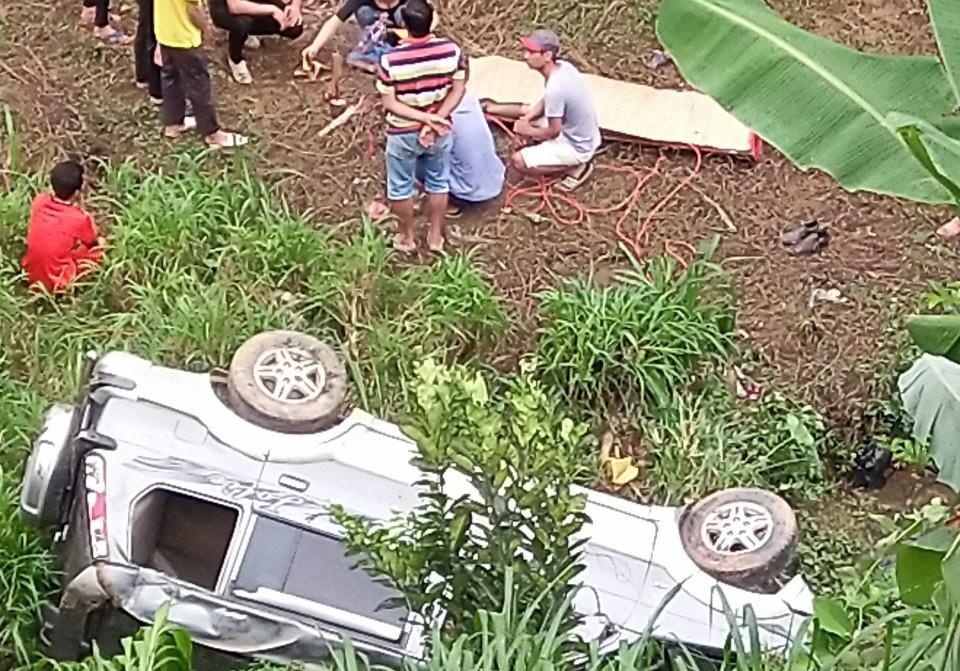 Nu tai xe lao oto xuong vuc, mot nguoi tu vong hinh anh