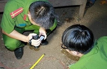 Nghi an tai xe xe om bi sat hai, giau xac tren de hinh anh
