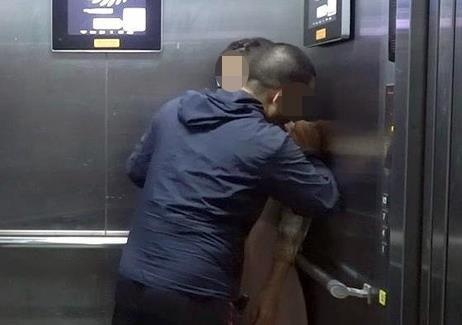 Nguoi dan ong nuoc ngoai tiep tuc bi to sam so be gai trong thang may hinh anh